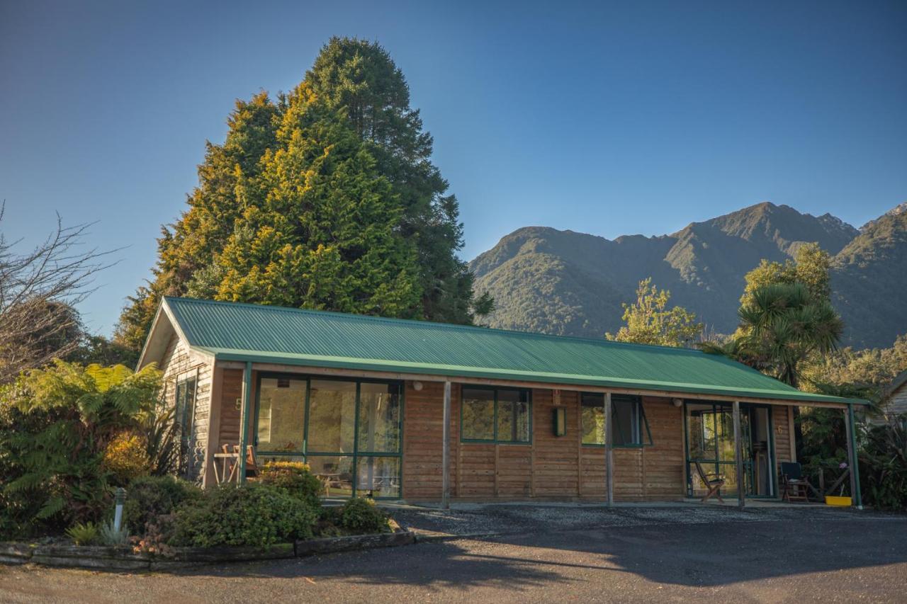 Rainforest Motel Fox Glacier Eksteriør bilde
